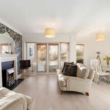 Relax And Rest In Rathlin Hall, Dublin 15 公寓 *